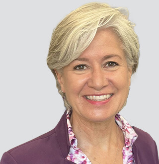 Headshot of Nicole Bivens Collinson